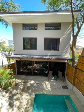 Green Turtle Townhome #1 Private Pool & Garden 300 Mtrs to Beach